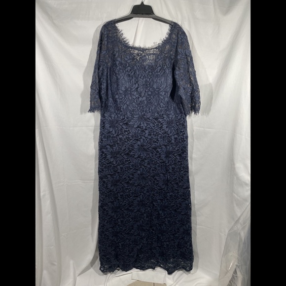 NWT JS Collections [ PLUS 22W ]‎ Bateau Neck Lace Gown In Mineral Blue - Picture 7 of 12